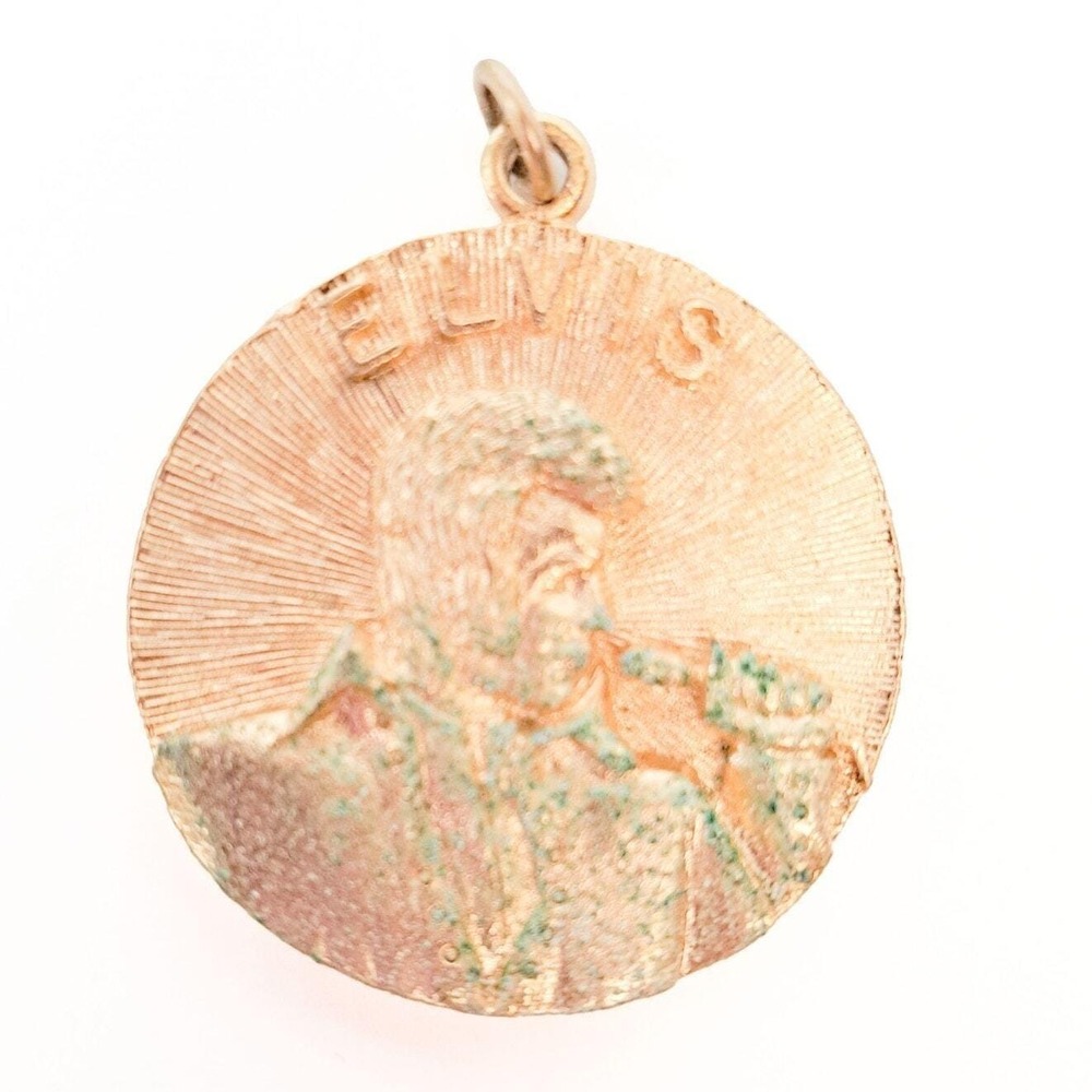VTG Elvis Presley King of Rock Gold Electroplate‎ Metal Charm Medallion 35-77